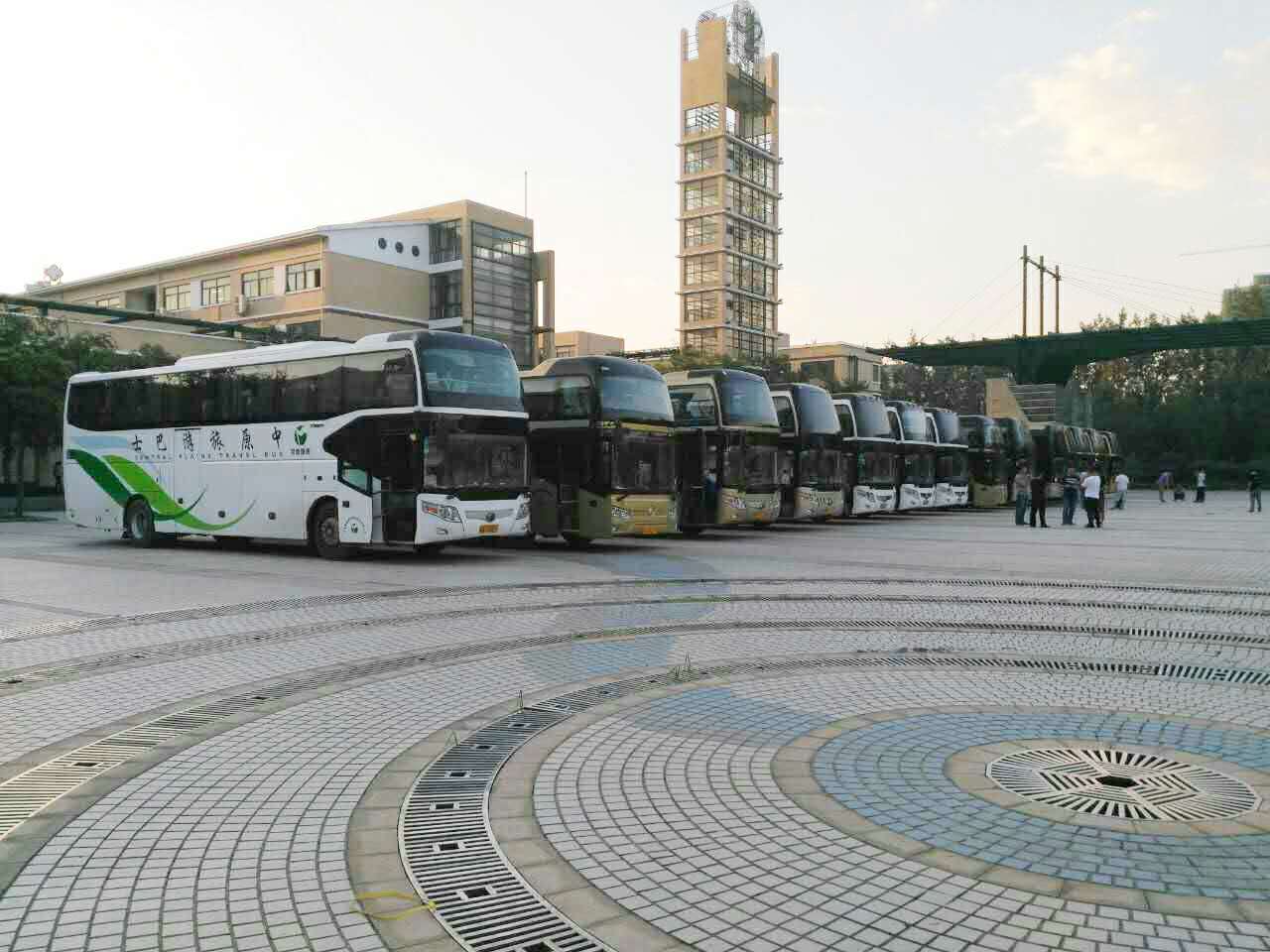 秋季旅游租車:鄭州大巴車租賃就找河南中原旅游大巴